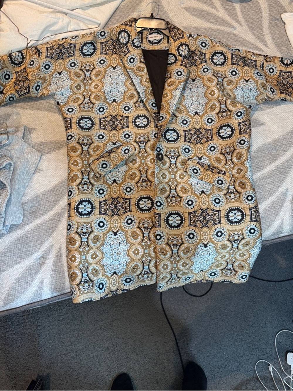 Woman’s Teria Yabar LongSleeve Vintage Smoking Jacket - Gold/Black Size Medium